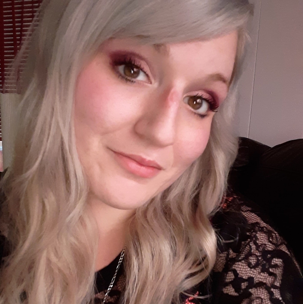 Meet your Posher, Danica